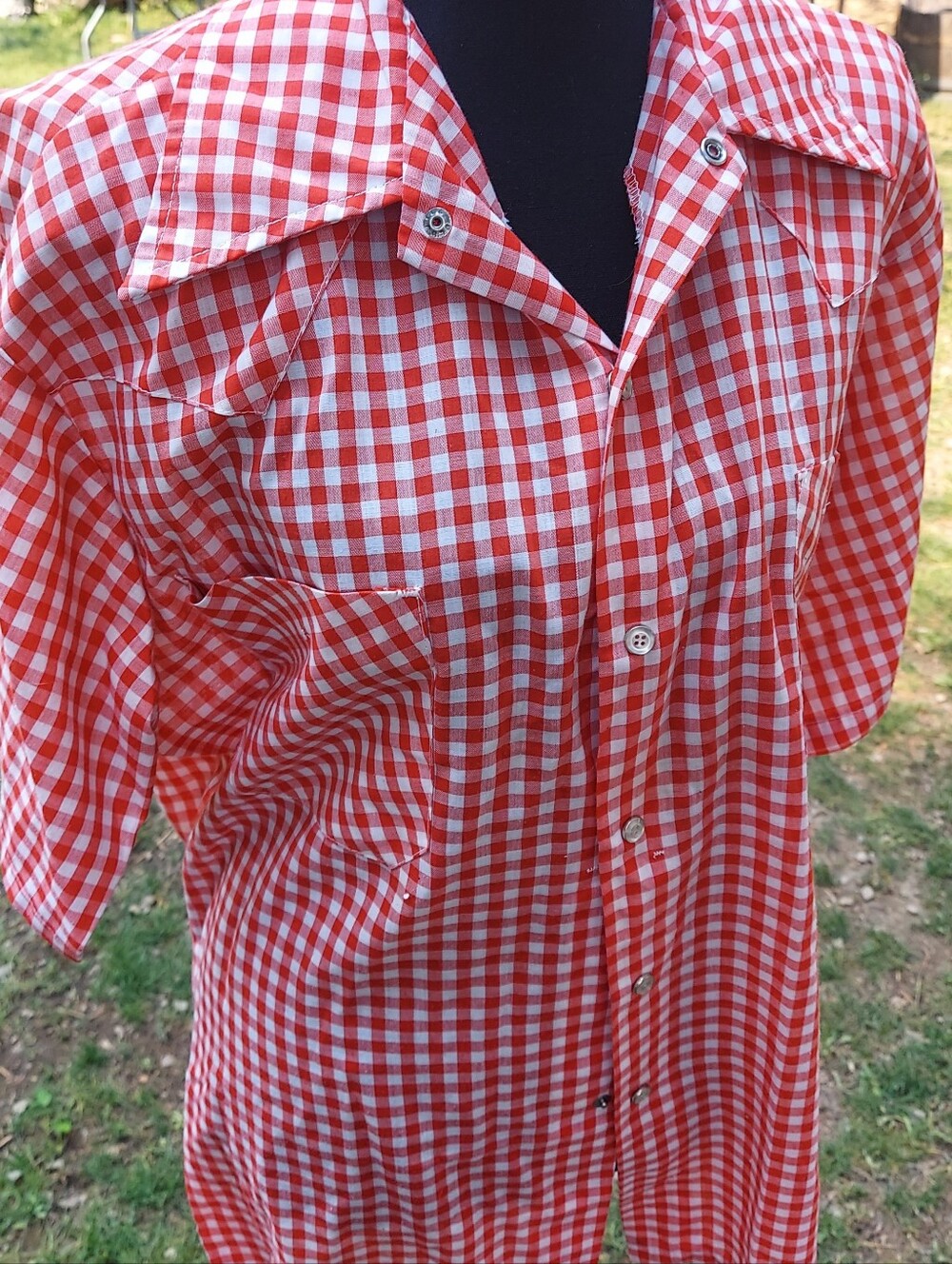 VTG VIP Red and White Gingham Button-Front Short Sleeve Shirt